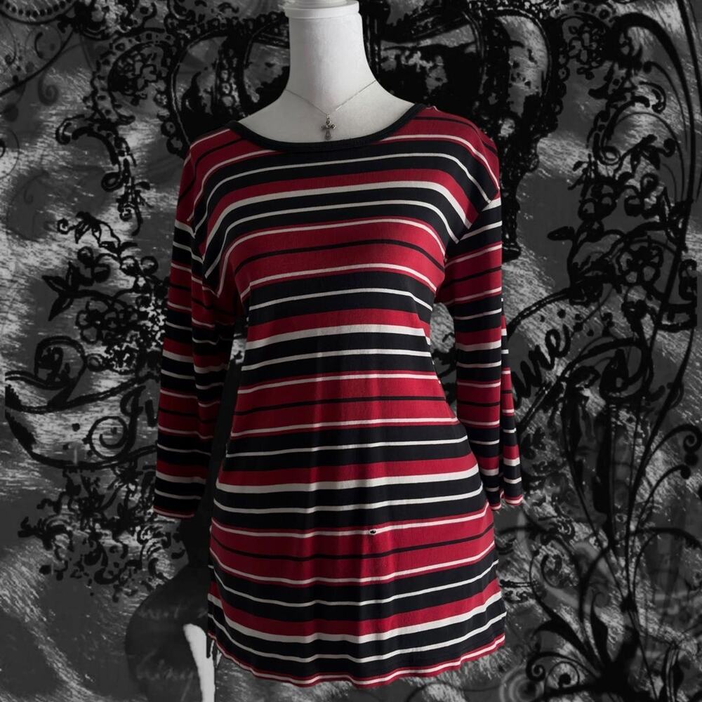 classic black red white stripe top